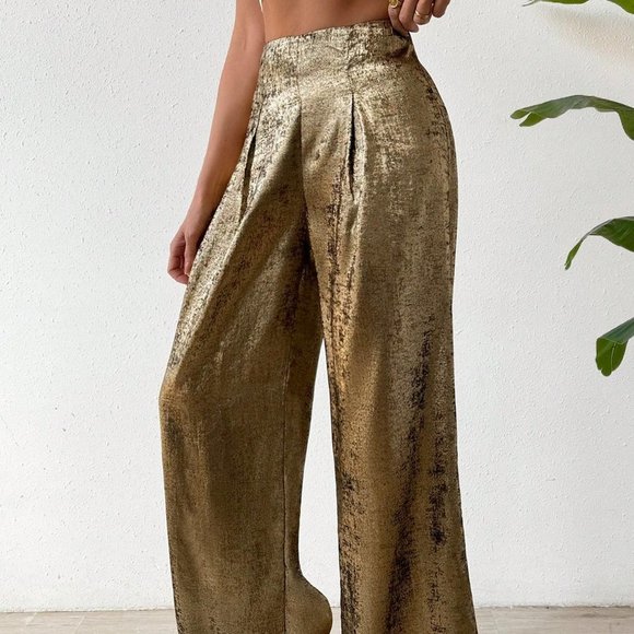 Gold Preppy Women's Loose Pleated Wide Leg Pants With Gloss Finish - Picture 5 of 5